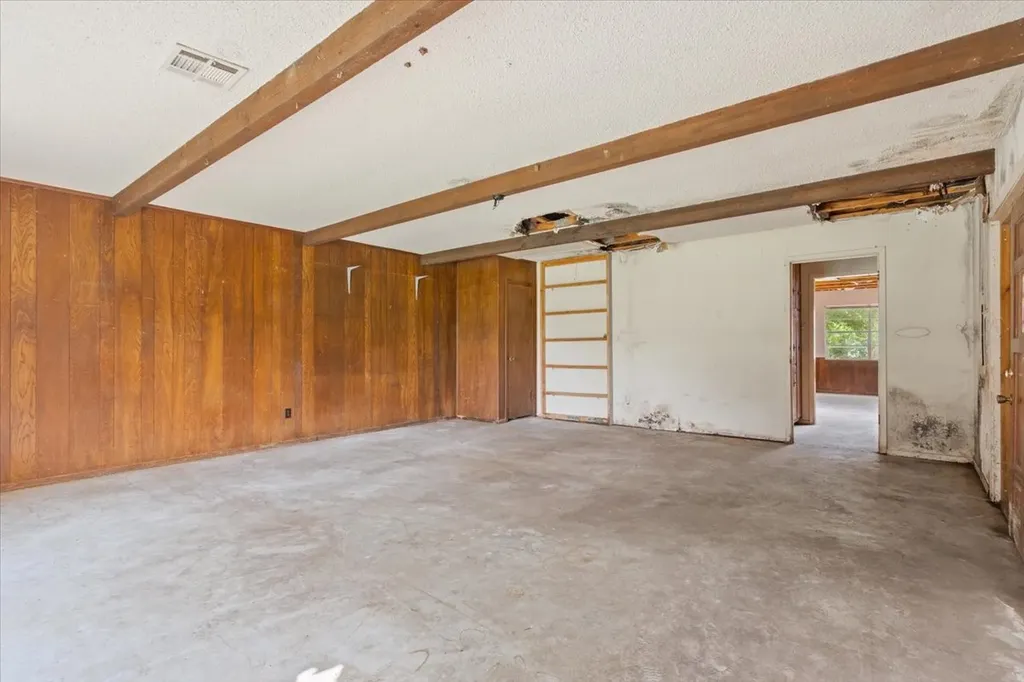 317 W Chapman Road Hewitt TX 76643