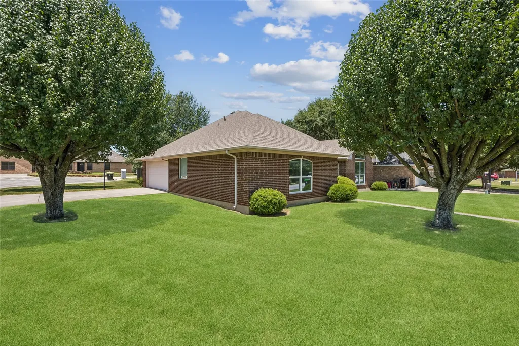 216 Point Circle Pilot Point TX 76258