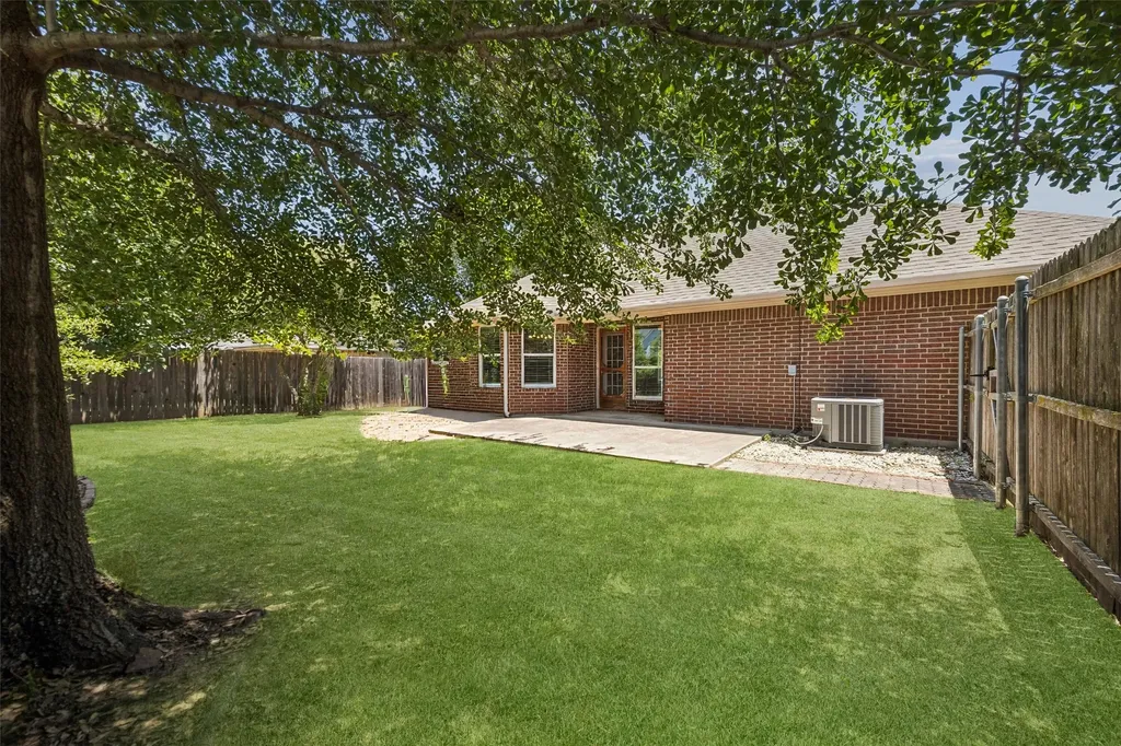 216 Point Circle Pilot Point TX 76258