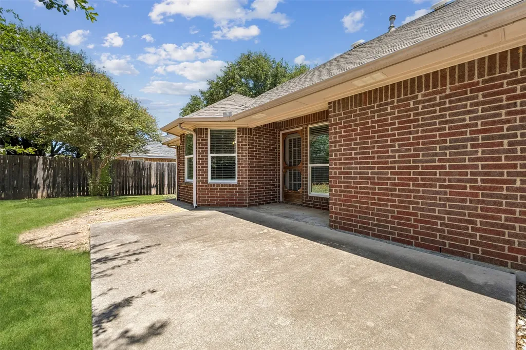 216 Point Circle Pilot Point TX 76258
