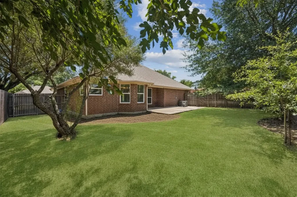 216 Point Circle Pilot Point TX 76258