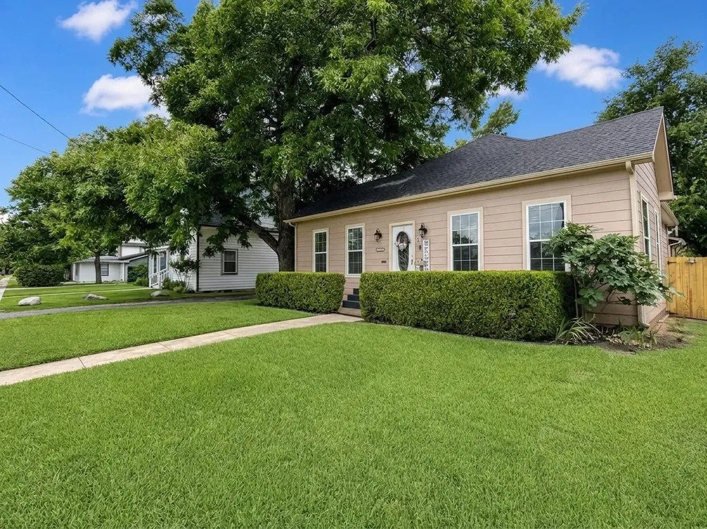 620 S Crockett Street Sherman TX 75090