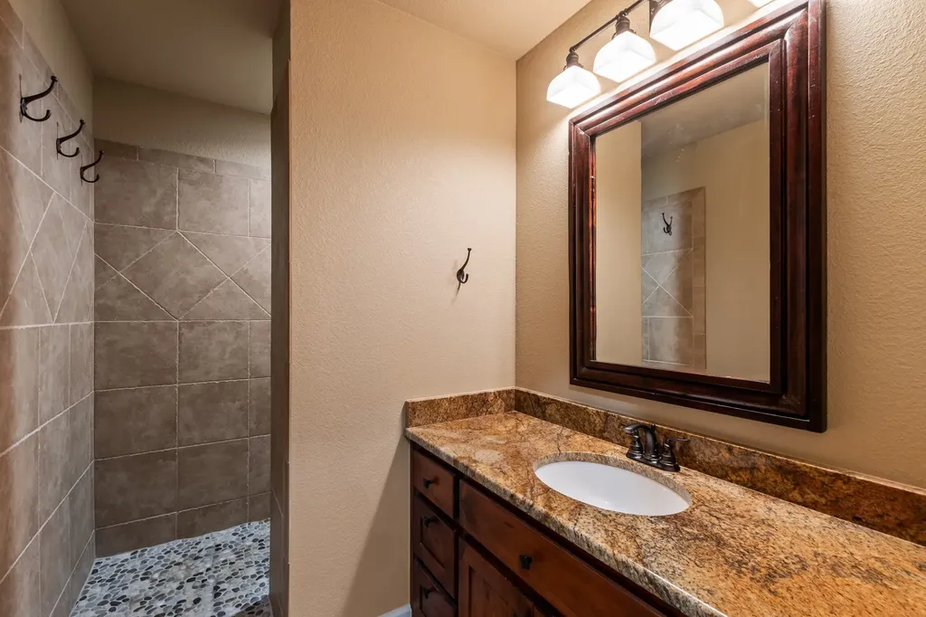 229 N Beverly Drive Malakoff TX 75148