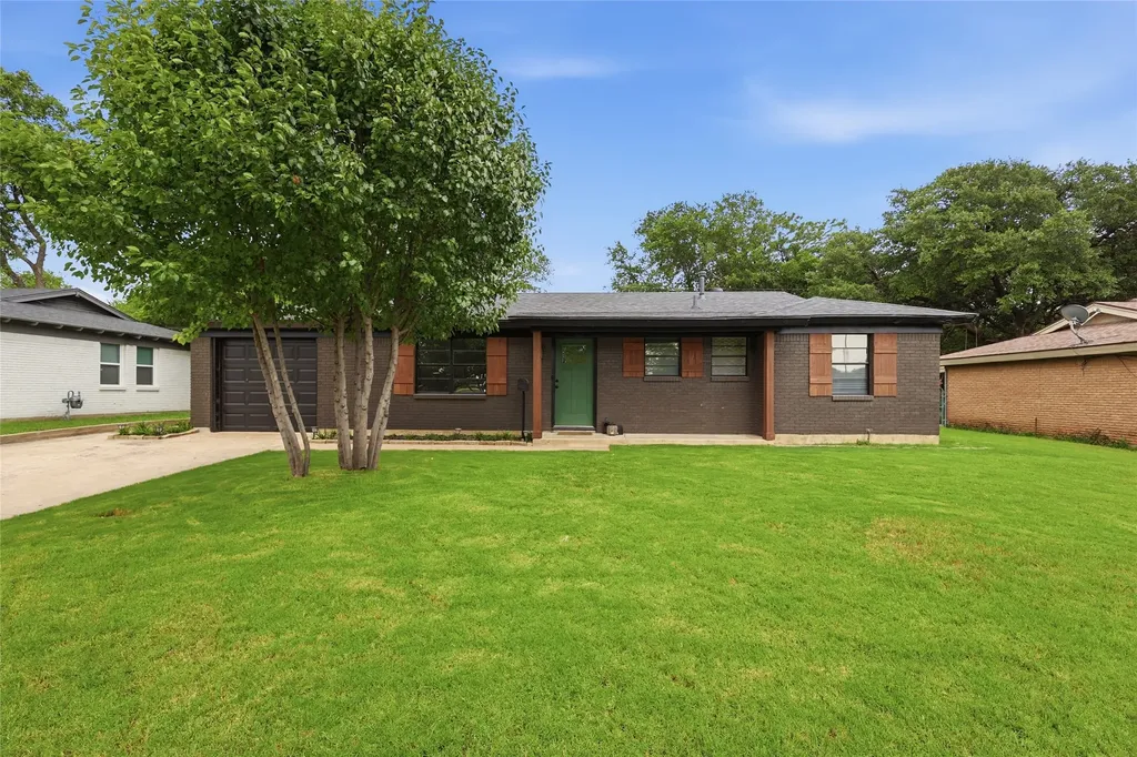 3732 Layton Avenue Haltom City TX 76117