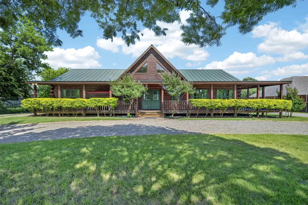 2270 Mitchell Road Krum TX 76249