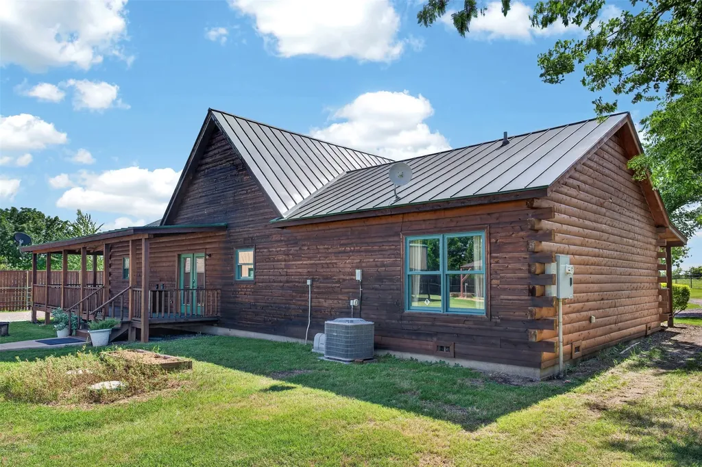 2270 Mitchell Road Krum TX 76249