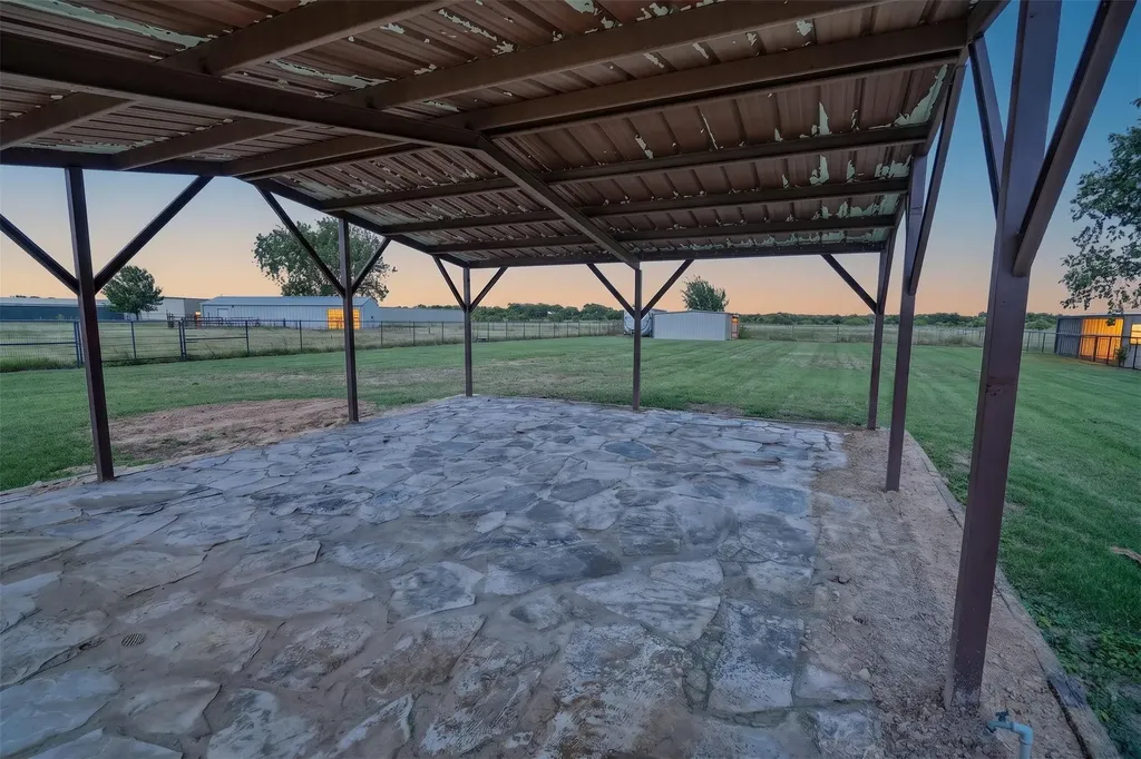 2270 Mitchell Road Krum TX 76249