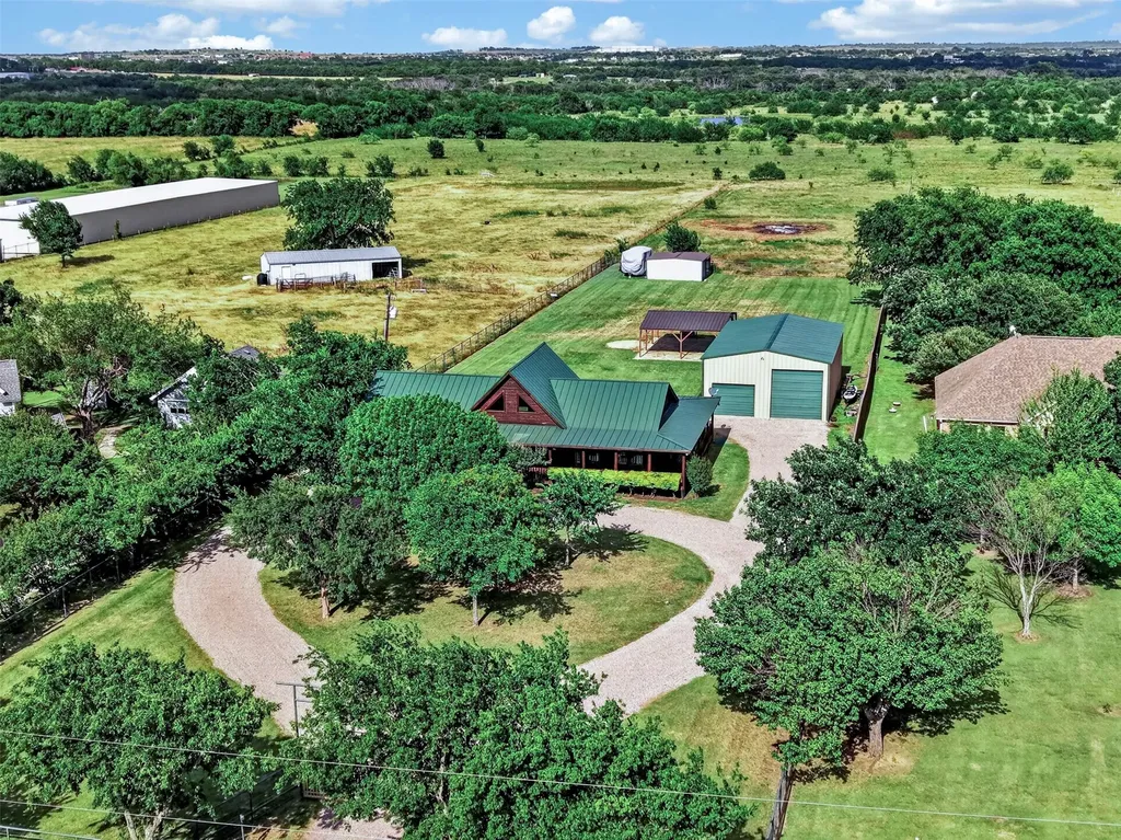 2270 Mitchell Road Krum TX 76249