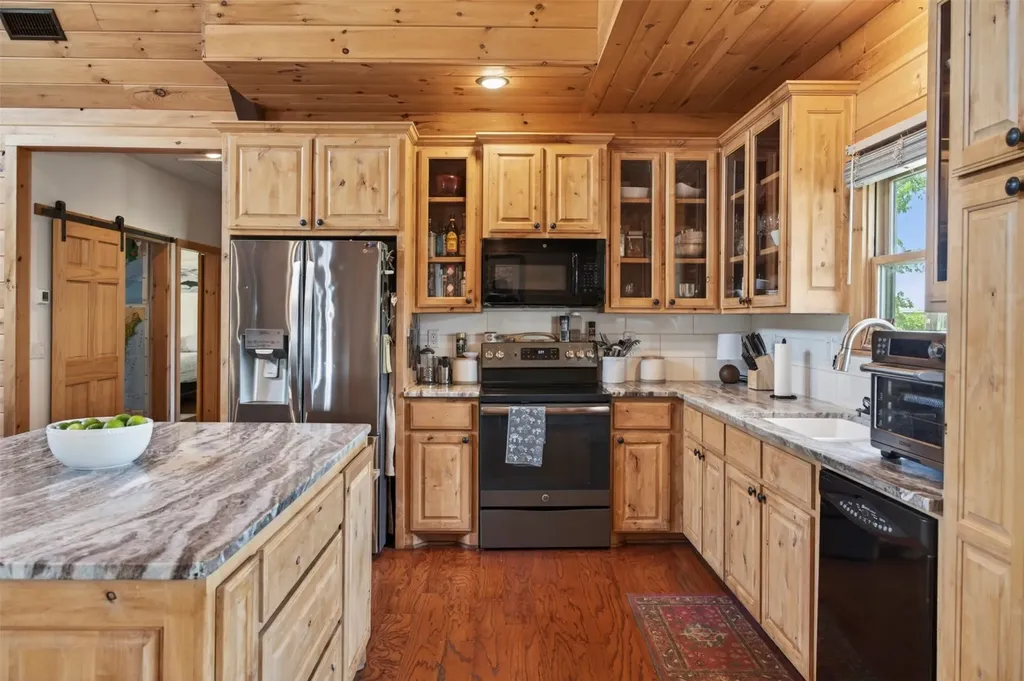 2270 Mitchell Road Krum TX 76249