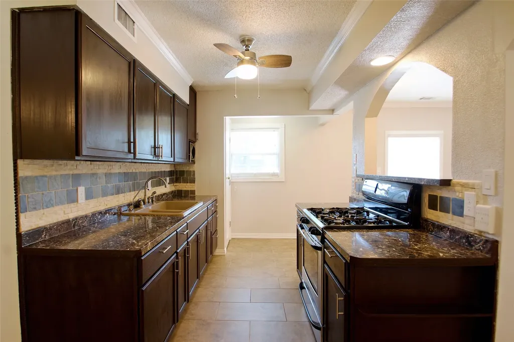 2708 N Avenue Plano TX 75074