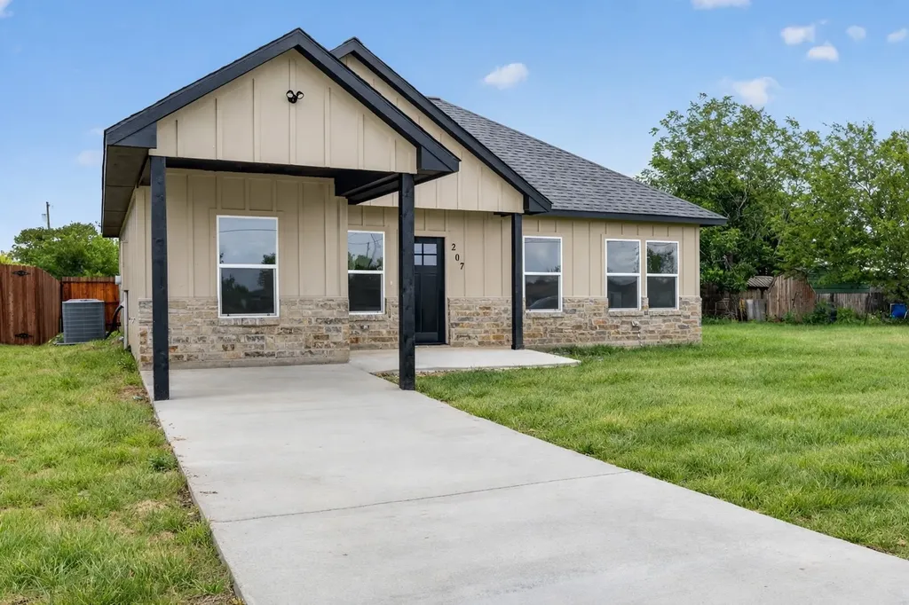 207 E South Street Itasca TX 76055