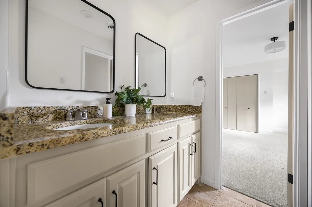 3856 Antigua Drive Dallas TX 75244