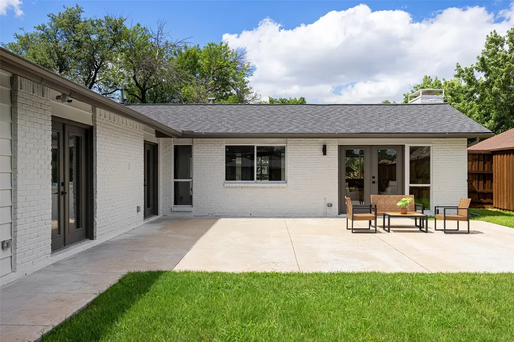 3856 Antigua Drive Dallas TX 75244