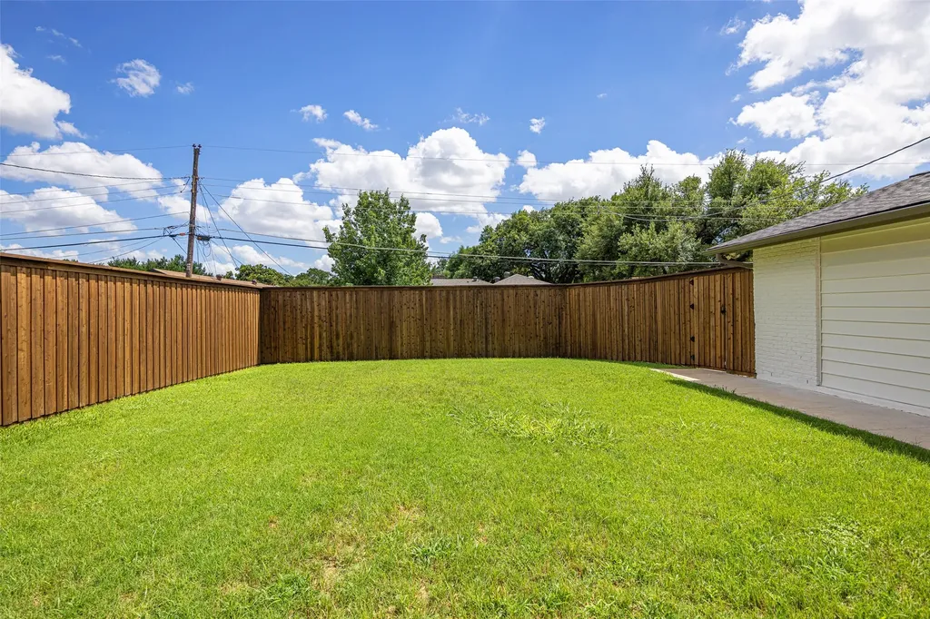 3856 Antigua Drive Dallas TX 75244