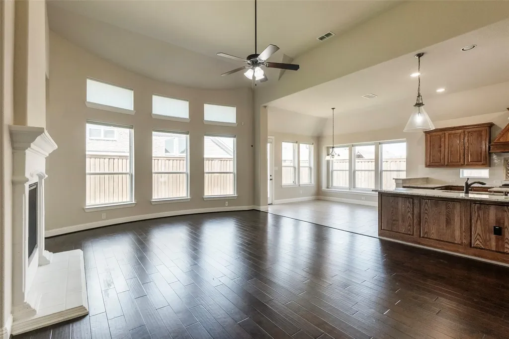 4802 Comstock Way Mansfield TX 76063