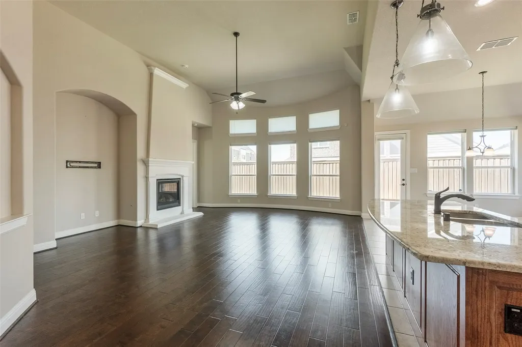 4802 Comstock Way Mansfield TX 76063