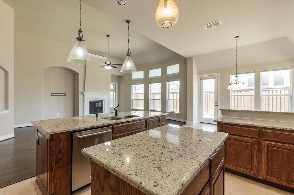 4802 Comstock Way Mansfield TX 76063