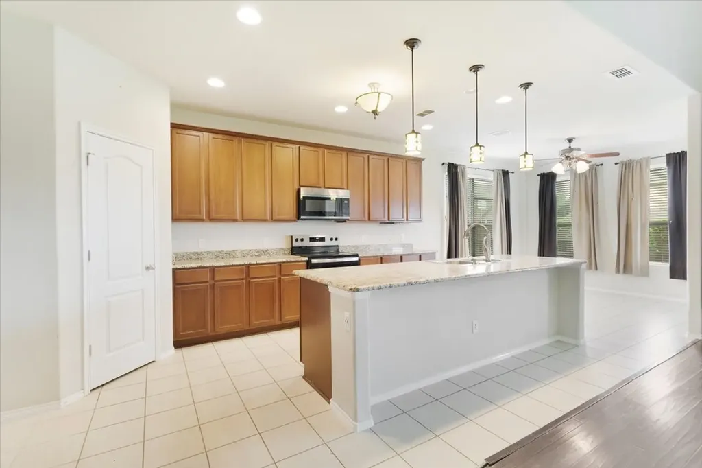 802 Swan Ridge Drive Sherman TX 75092