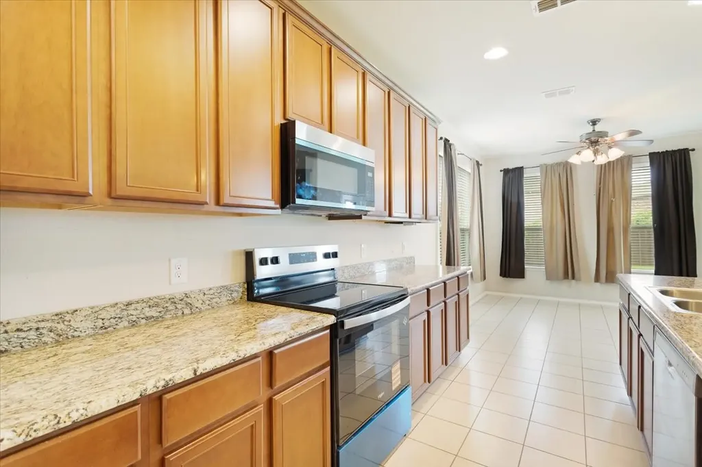 802 Swan Ridge Drive Sherman TX 75092