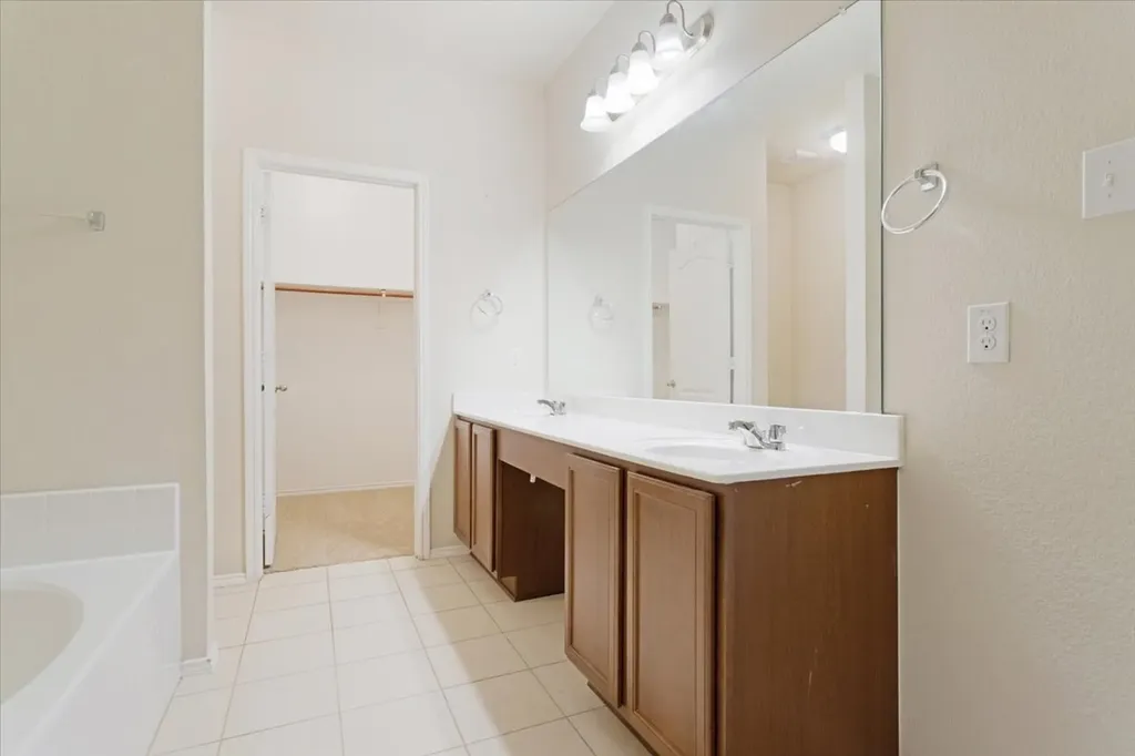 802 Swan Ridge Drive Sherman TX 75092