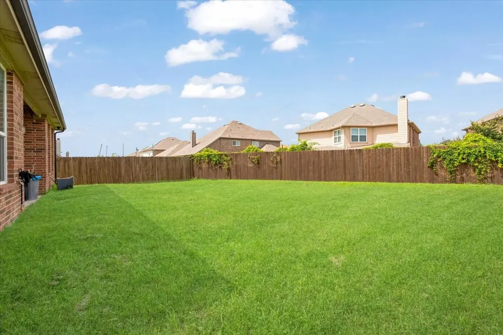 802 Swan Ridge Drive Sherman TX 75092