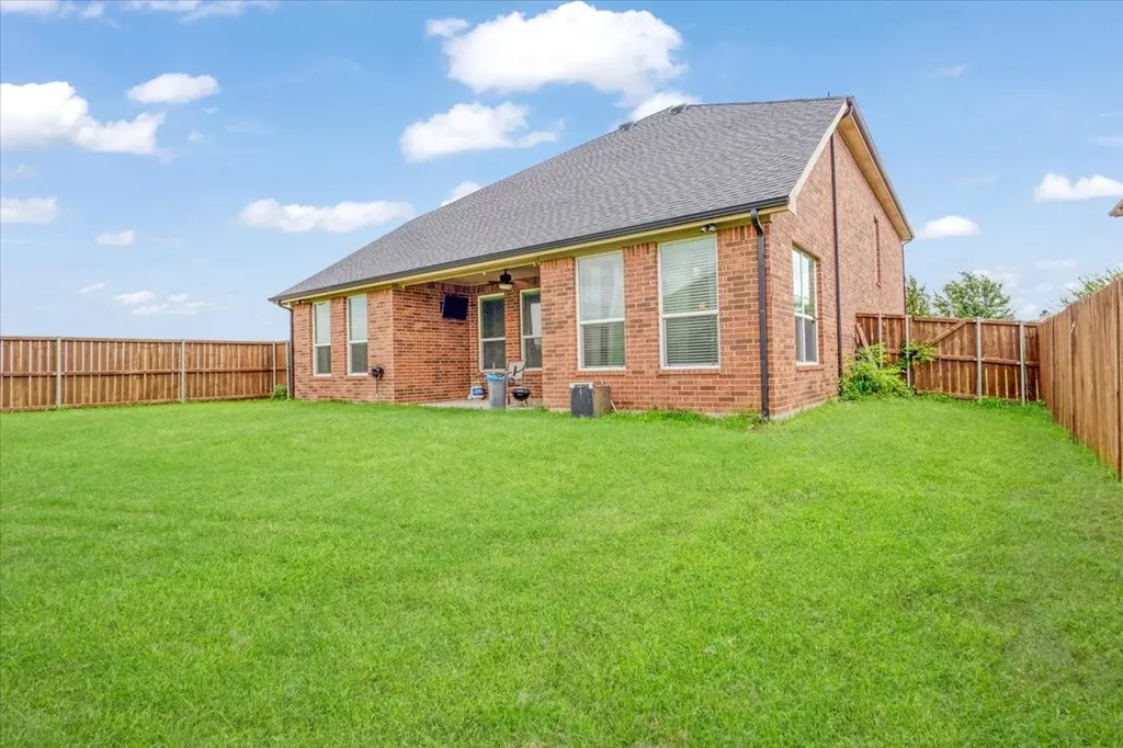 802 Swan Ridge Drive Sherman TX 75092