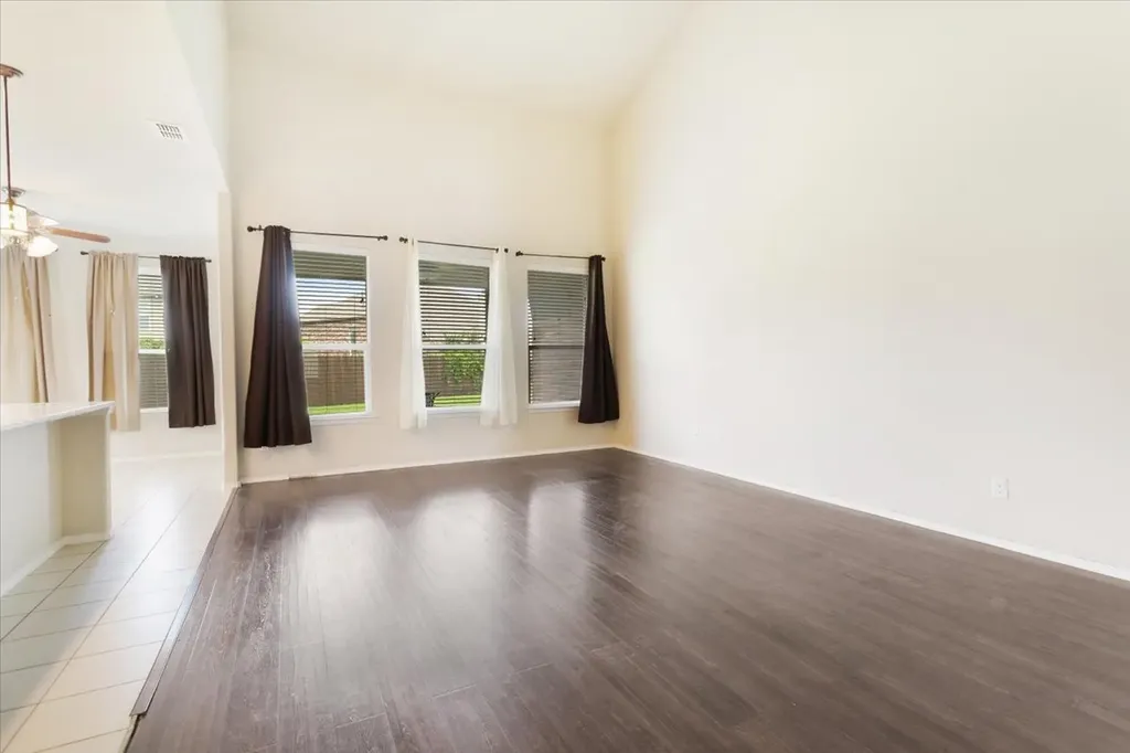 802 Swan Ridge Drive Sherman TX 75092