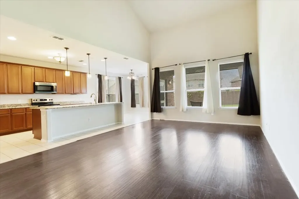 802 Swan Ridge Drive Sherman TX 75092