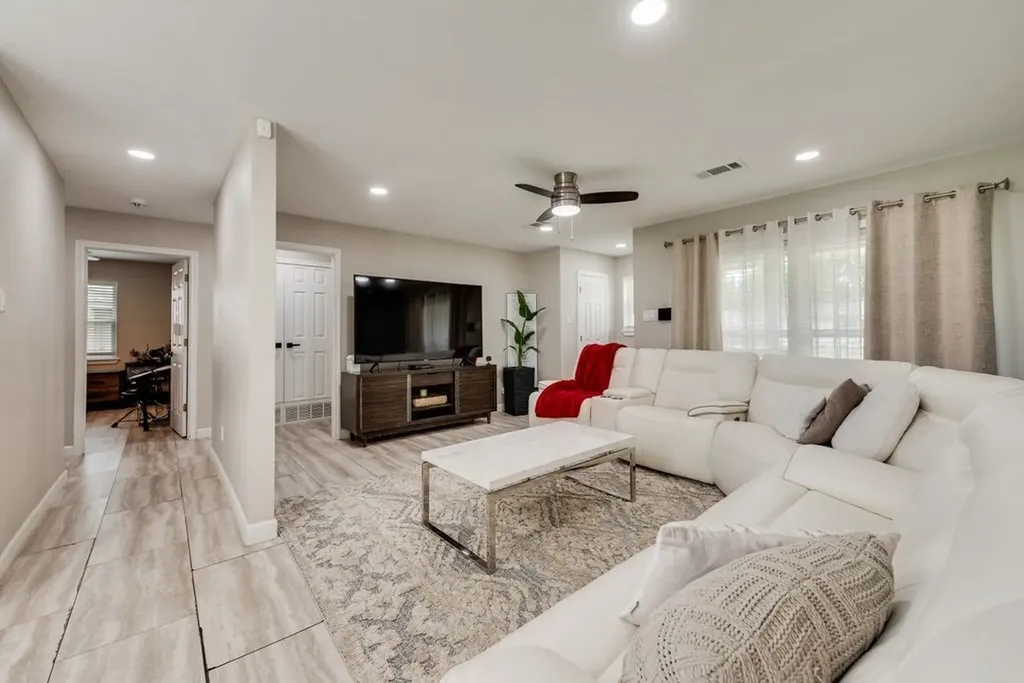 13660 Heartside Place Farmers Branch TX 75234