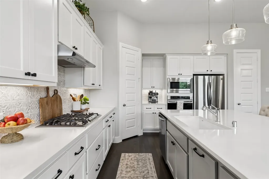 1104 Bluestem Drive Aubrey TX 76227