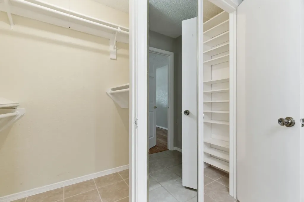 2915 Post Oak Court Bedford TX 76021