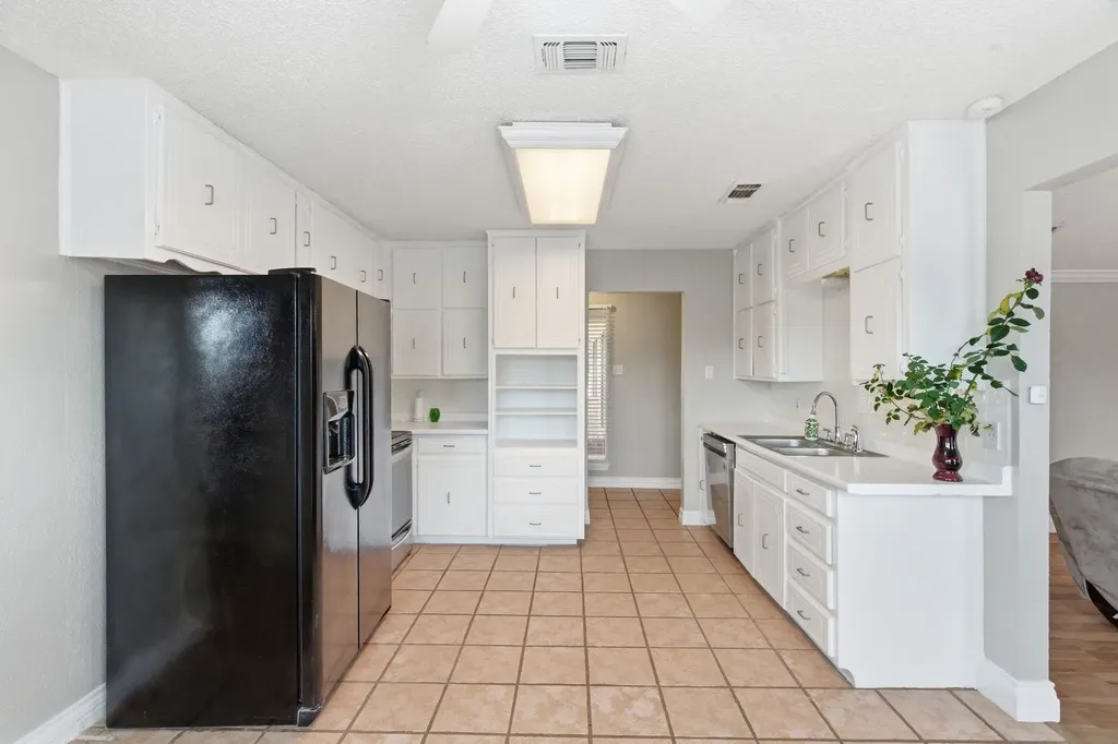 2915 Post Oak Court Bedford TX 76021