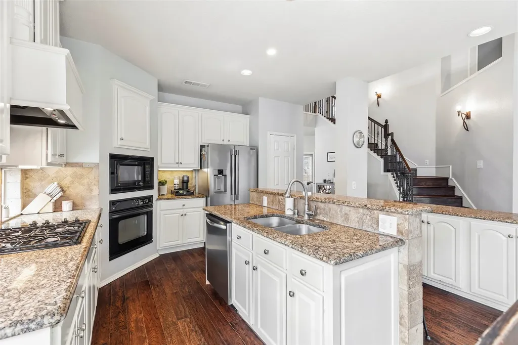 2996 La Vista Lane Frisco TX 75033