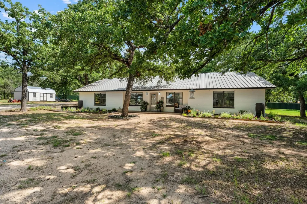 443 County Road 316 Jonesboro TX 76538