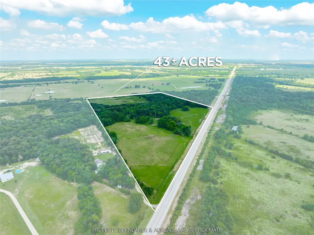 9253 Us Highway 271 S Deport TX 75435