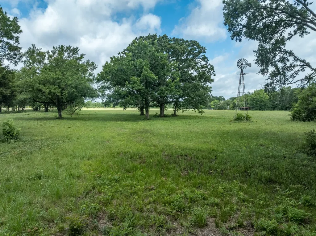 9253 Us Highway 271 S Deport TX 75435