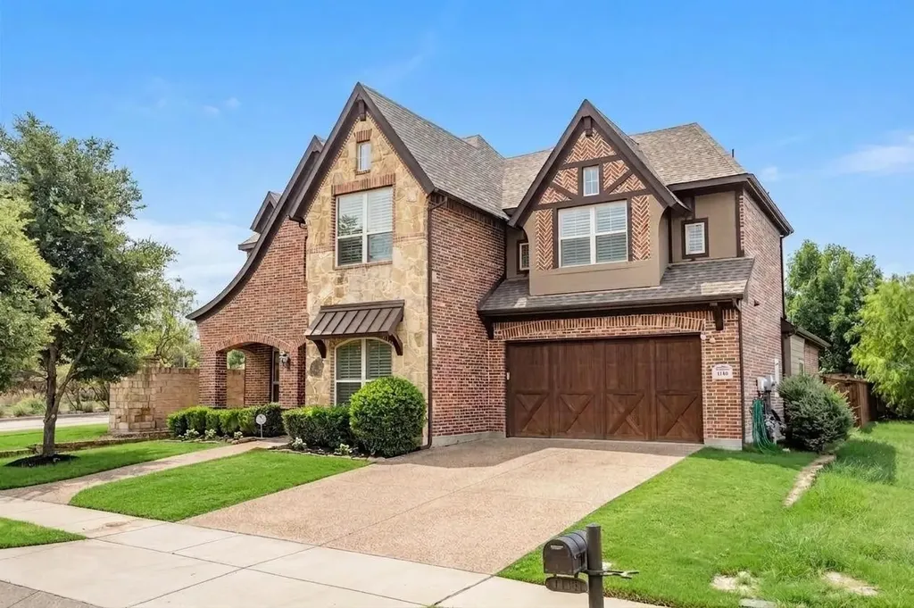 1148 Grant Avenue Lantana TX 76226