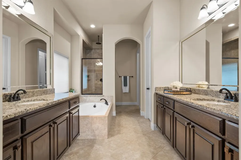 1148 Grant Avenue Lantana TX 76226