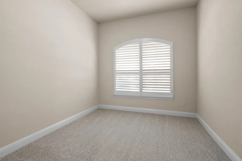 1148 Grant Avenue Lantana TX 76226