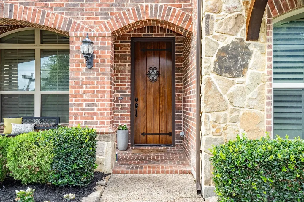 1148 Grant Avenue Lantana TX 76226