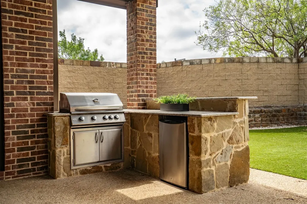 1148 Grant Avenue Lantana TX 76226