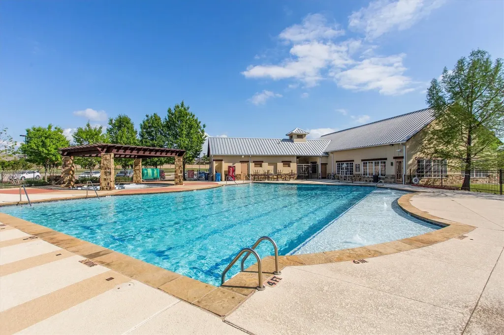 1148 Grant Avenue Lantana TX 76226