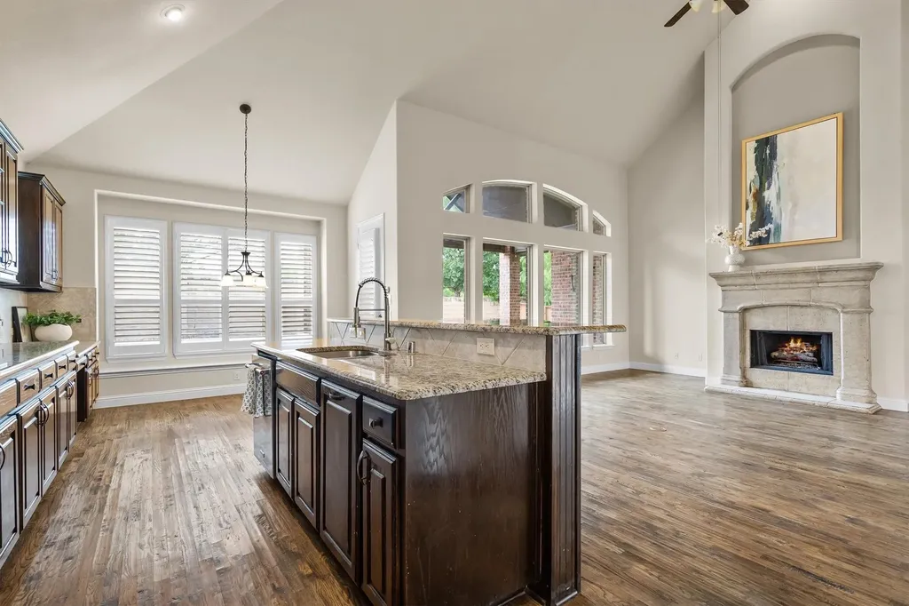1148 Grant Avenue Lantana TX 76226