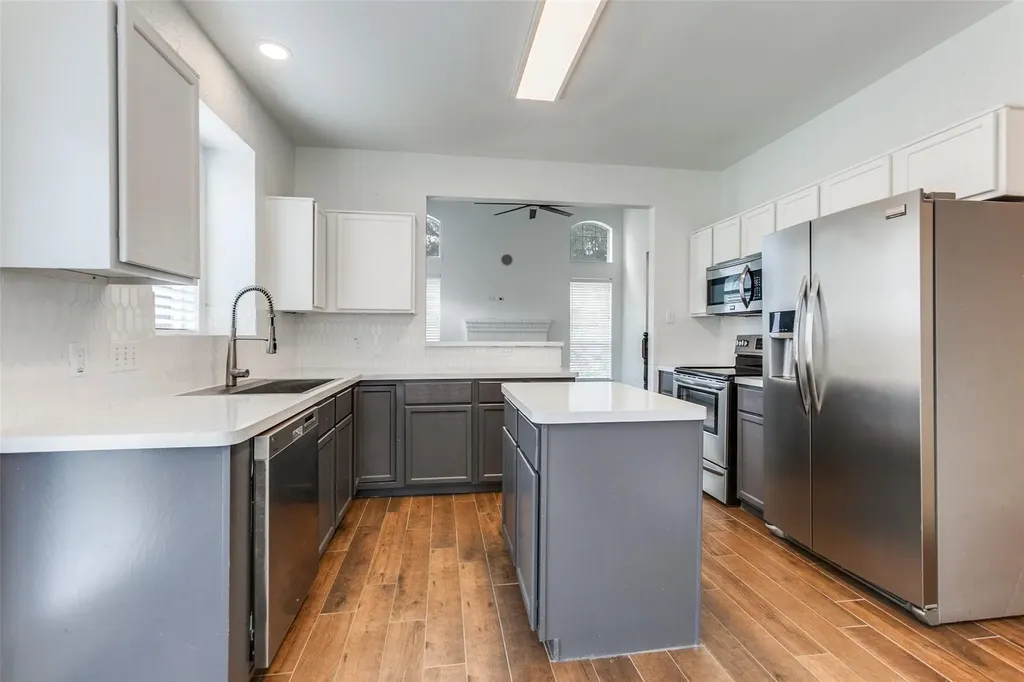 1817 Oak Bend Lane Garland TX 75040