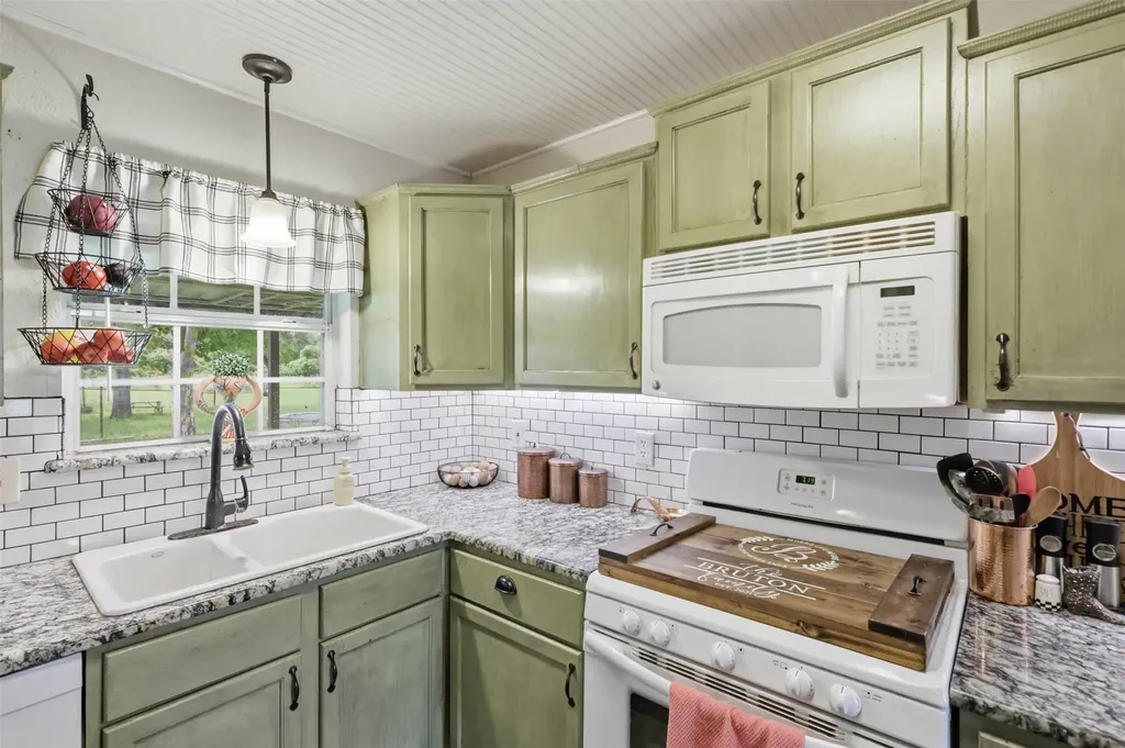308 W 1st Street Springtown TX 76082