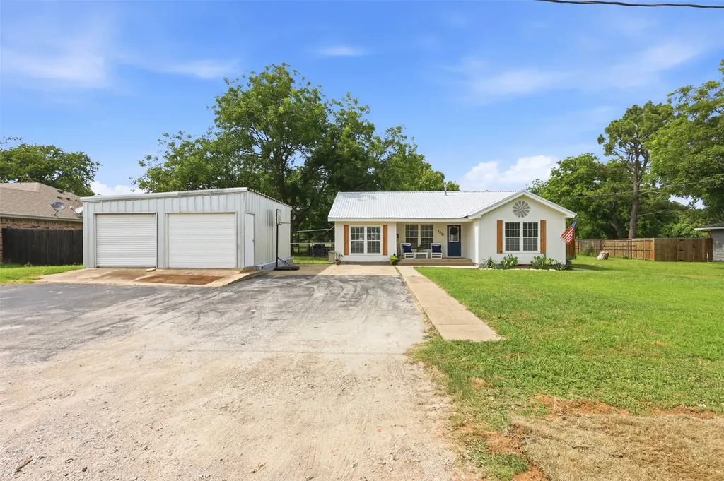 308 W 1st Street Springtown TX 76082