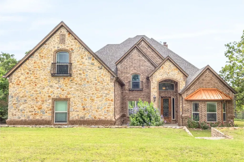 Springtown TX, 108 Oak Creek Drive
