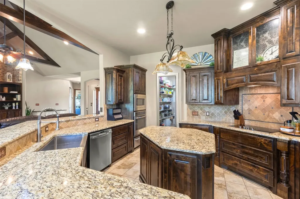 108 Oak Creek Drive Springtown TX 76082