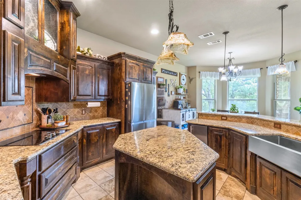 108 Oak Creek Drive Springtown TX 76082