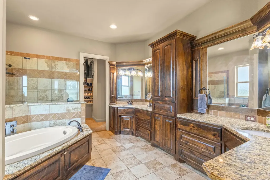 108 Oak Creek Drive Springtown TX 76082